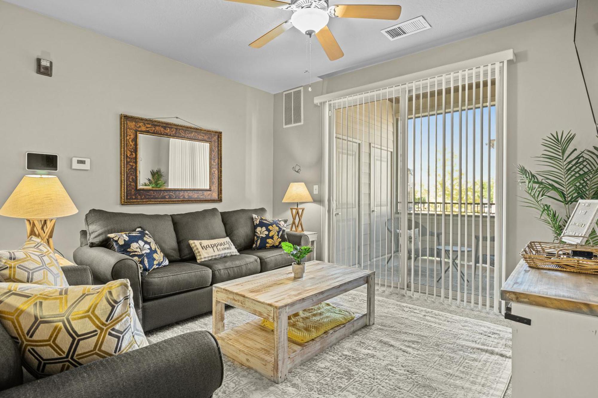 Butterfly Themed Kings Apartment With Private Garage & Access To Lux Hot Tub, Bbq & Gym South Jordan Exterior photo